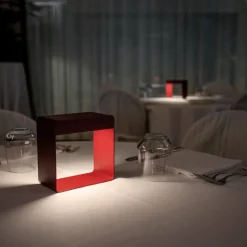 Abat jour da comodino rossa dama linea light led 3000k portatile