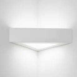 Applique angolare di gesso bianco isyluce triangolare