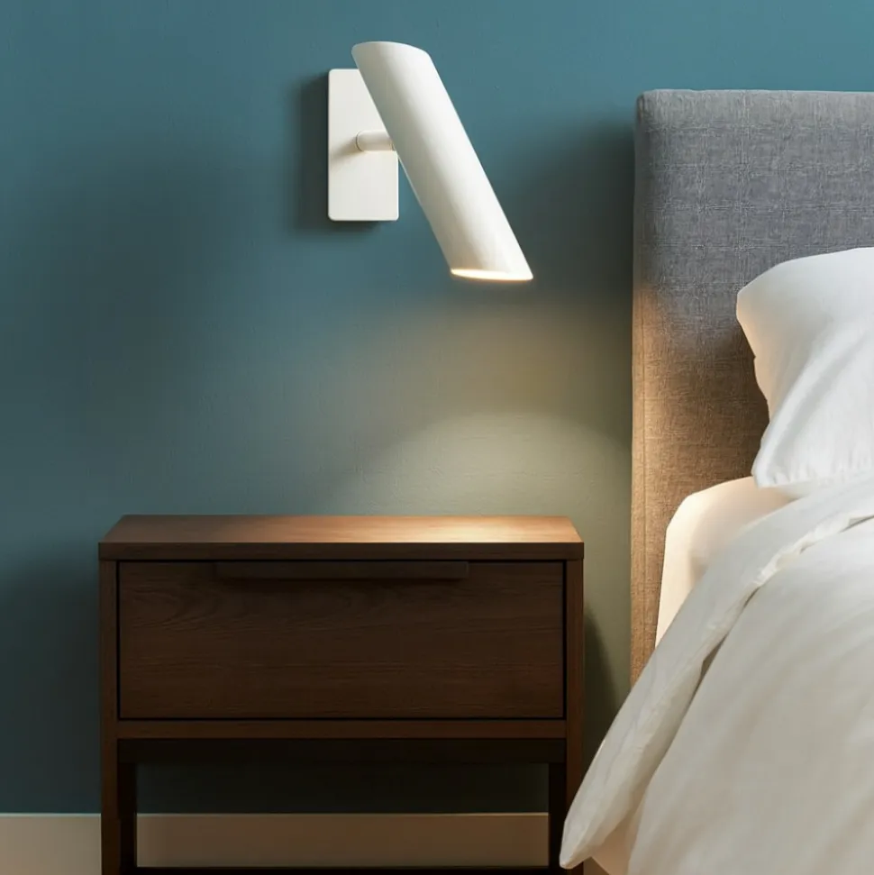 Applique bianca orientabile per comodino testata camera da letto moderna