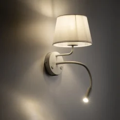 Applique bianco doppia luce presa usb per comodino camera da letto moderna