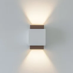 Applique da parete di gesso dettagli bronzo sforzin