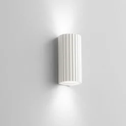 Applique di gesso cilindro bianco rigato isyluce gypsos