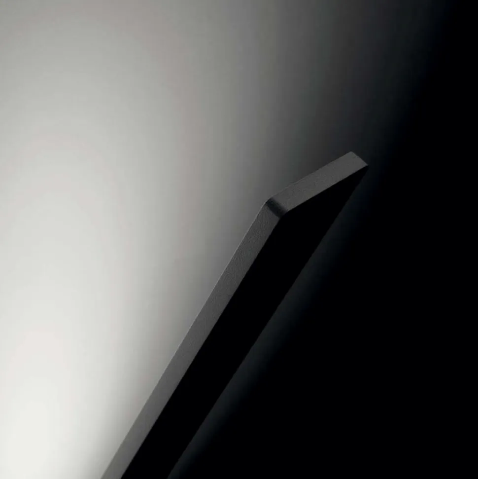 Applique led moderna 22w 3000k nera stilnovo lama