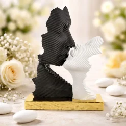 Bomboniera matrimonio bacio stilizzato nero bianco oro bongelli preziosi