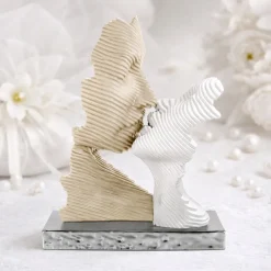 Bomboniera moderna per matrimonio bacio stilizzato bongelli preziosi