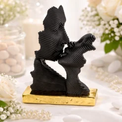 Bomboniera scultura bacio stilizzato nero oro bongelli preziosi