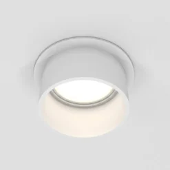 Faretto bianco da incasso a soffitto rotondo maytoni reif