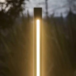 Ideal lux lampione da giardino led 19w 3000k jedi pt h120 nero 120cm