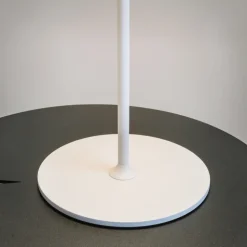 Lampada da tavolino per esterno maytoni bianca led da 2200k a 4000k