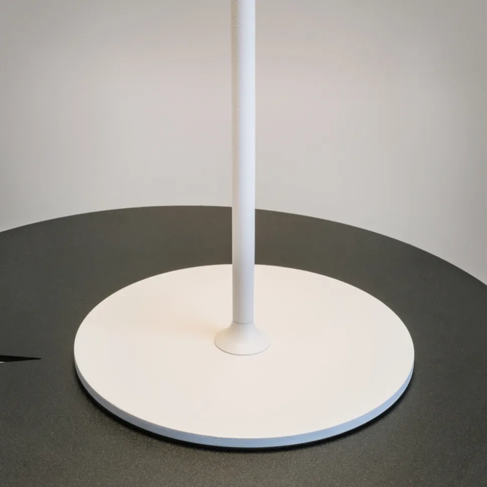 Lampada da tavolino per esterno maytoni bianca led da 2200k a 4000k