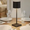 Lampada da tavolo nera portatile senza fili moderna