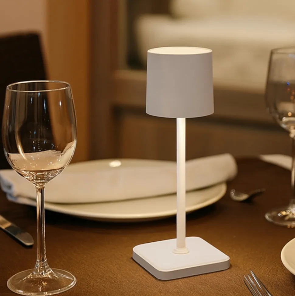 Lampada da tavolo per esterno senza fili bianca led ricaricabile