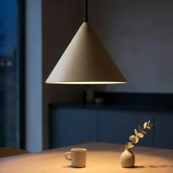 Lampada a sospensione cono sabbia per tavolo vivida luminelle