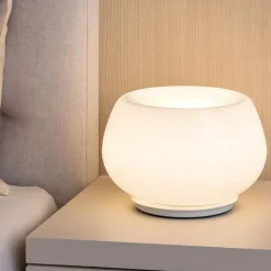 Lampada da comodino abat jour in vetro bianco led 3000k moderna kave perenz