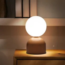Lampada da comodino arancione design moderna sfera di vetro bianca