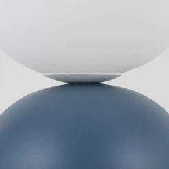Lampada da comodino azzurro moderna sfera di vetro bianca