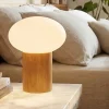 Lampada da comodino di legno sfera in vetro bianco moderna