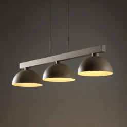 Lampadario bilanciere di legno cupole in metallo sabbia per cucina