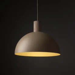 Lampadario per cucina legno cupola metallo sabbia
