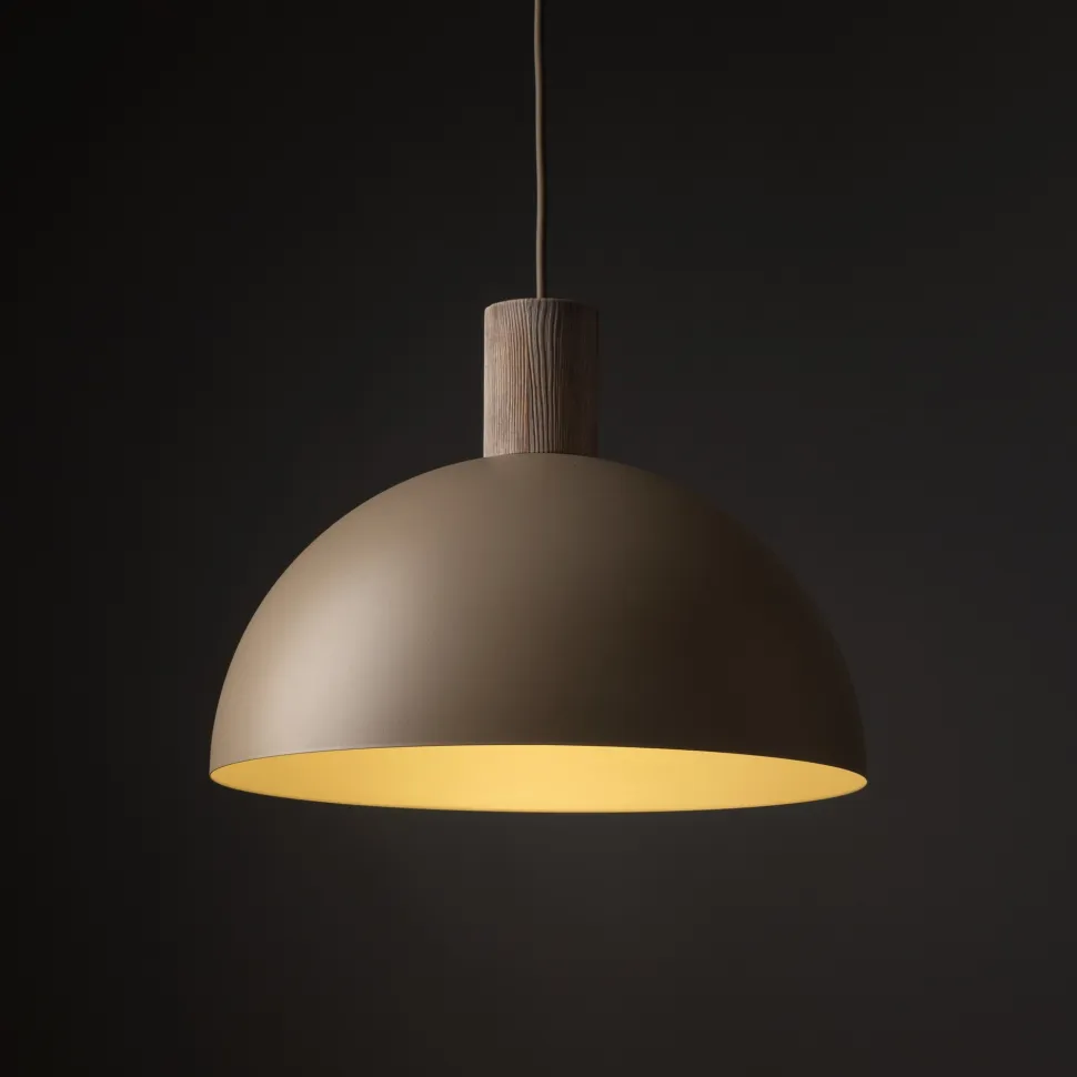 Lampadario per cucina legno cupola metallo sabbia