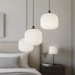 Lampadario camera da letto nero vetri bianchi eglo mantunalle
