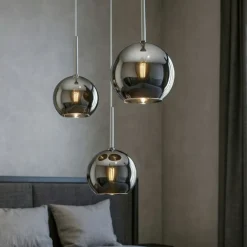 Lampadario pendente tre luci vetri cromo per camera da letto