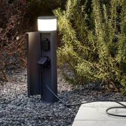 Perenz espina lampioncino basso ip44 con doppia presa schuko antracite