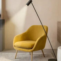 Piantana nera da salotto luce orientabile design moderna