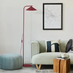 Piantana rossa design minimal da lettura per salotto