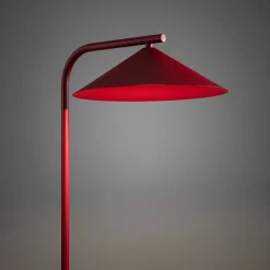 Piantana rossa design minimal da lettura per salotto