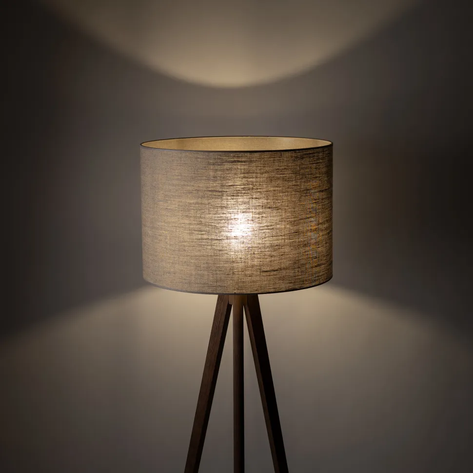 Piantana scandinava tre piedi di legno noce paralume lino beige