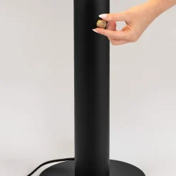 Piantana tubolare led 32w 3000k moderna dimmerabile