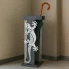 Portaombrelli moderno con geko legno bianco grigio