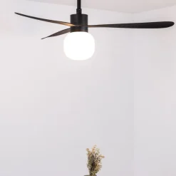 Ventilatore nero da soffitto motore dc led 2700k app tuya smart 28mq