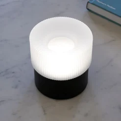 Vivida lampada da tavolo pilastro vetro bianco led dimmerabile cct
