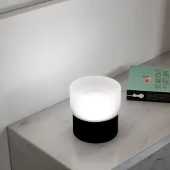 Vivida lampada da tavolo pilastro vetro bianco led dimmerabile cct