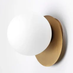 Vivida pearl applique led 12w 3000k oro spazzolato sfera vetro bianco moderna